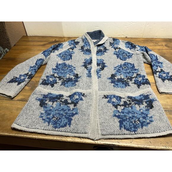 J Jill Woman's Gray Blue Floral Cardigan Sweater Front Pockets Size Large Wool - Picture 2 of 13
